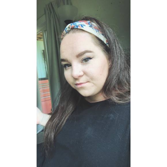 Meet your Posher, Mckayla - Picture 1 of 1